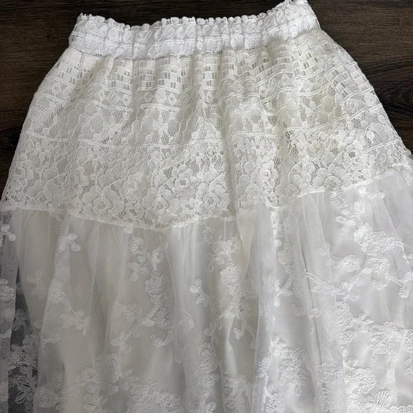 White Lace A-Line Maxi Skirt - Picture 3 of 4